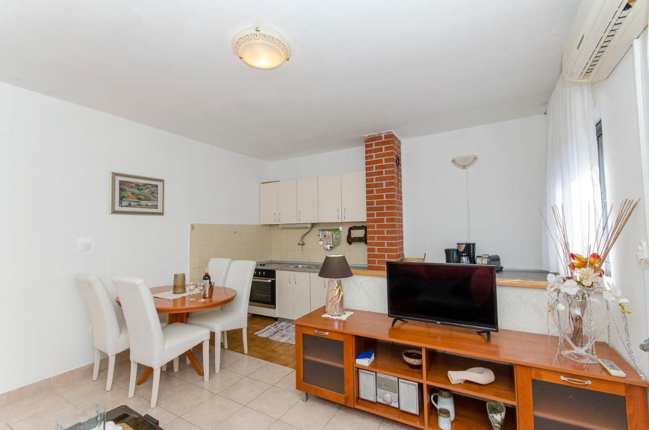 Apartments Derado Supetar Kültér fotó