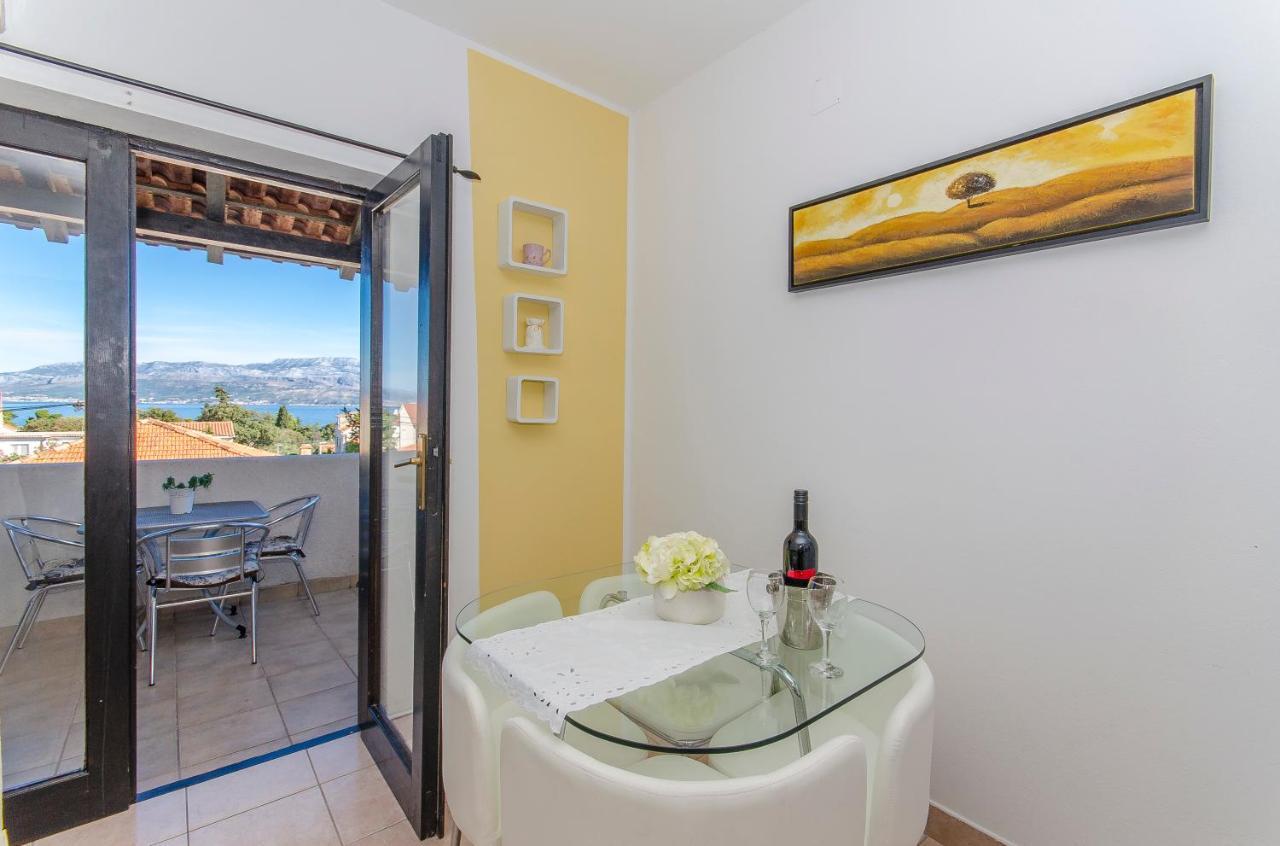 Apartments Derado Supetar Kültér fotó