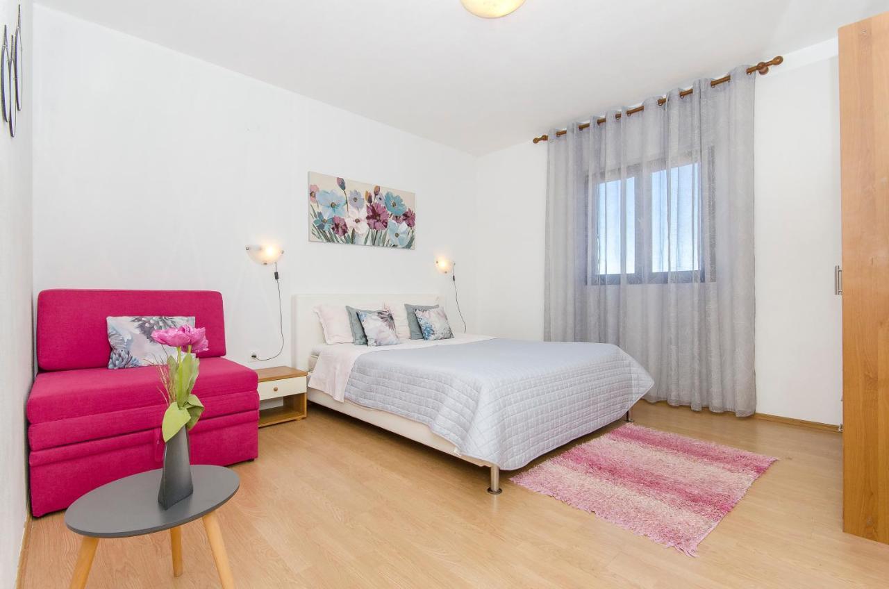 Apartments Derado Supetar Kültér fotó