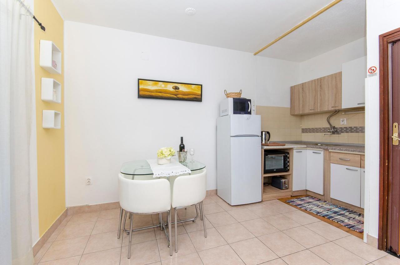 Apartments Derado Supetar Kültér fotó